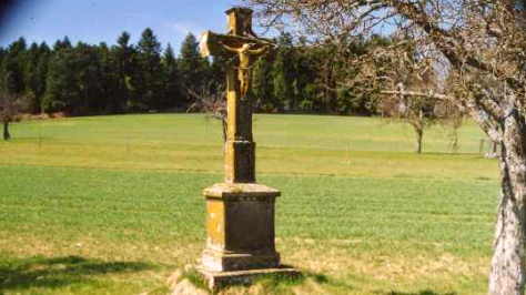 steinernes Wegekreuz